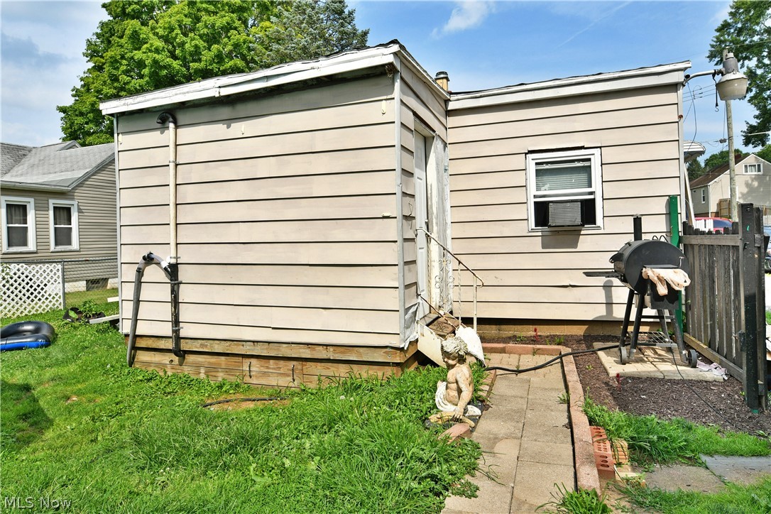 42 Dangel Avenue Akron OH 44312