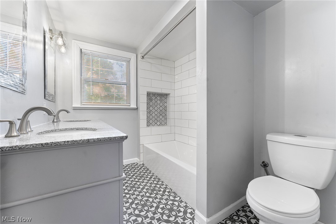 124 Danbury Drive Boardman OH 44512