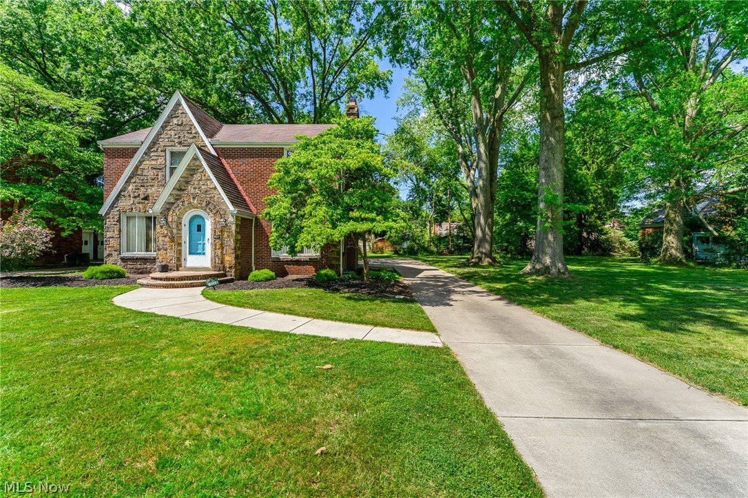 124 Danbury Drive Boardman OH 44512