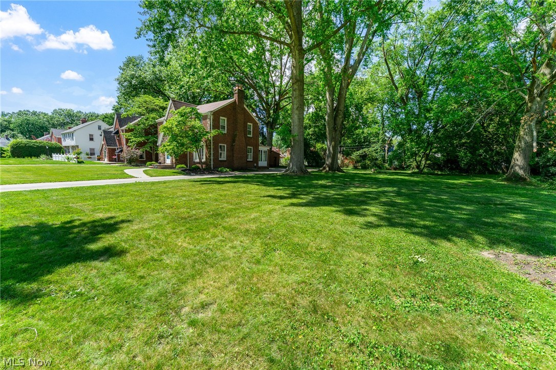 124 Danbury Drive Boardman OH 44512