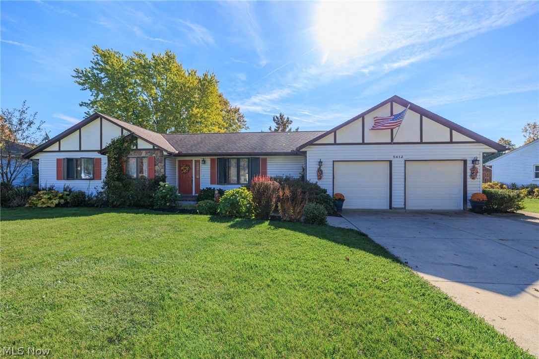 5412 Pin Oak Circle Sheffield OH 44054