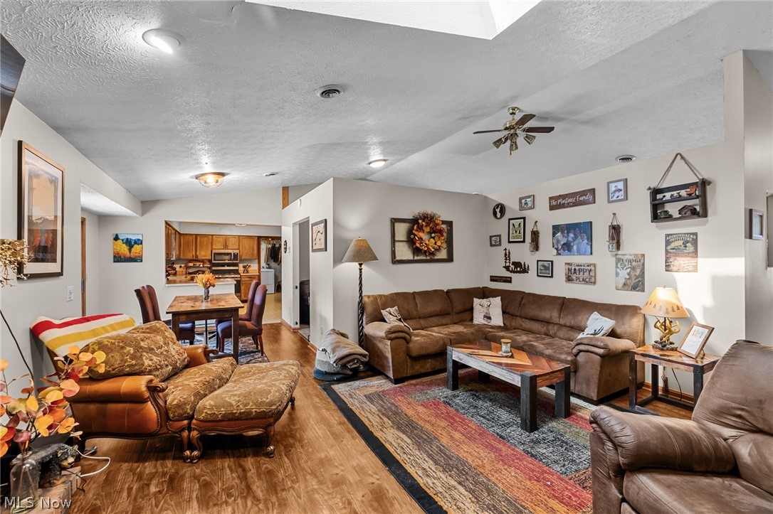 5412 Pin Oak Circle Sheffield OH 44054