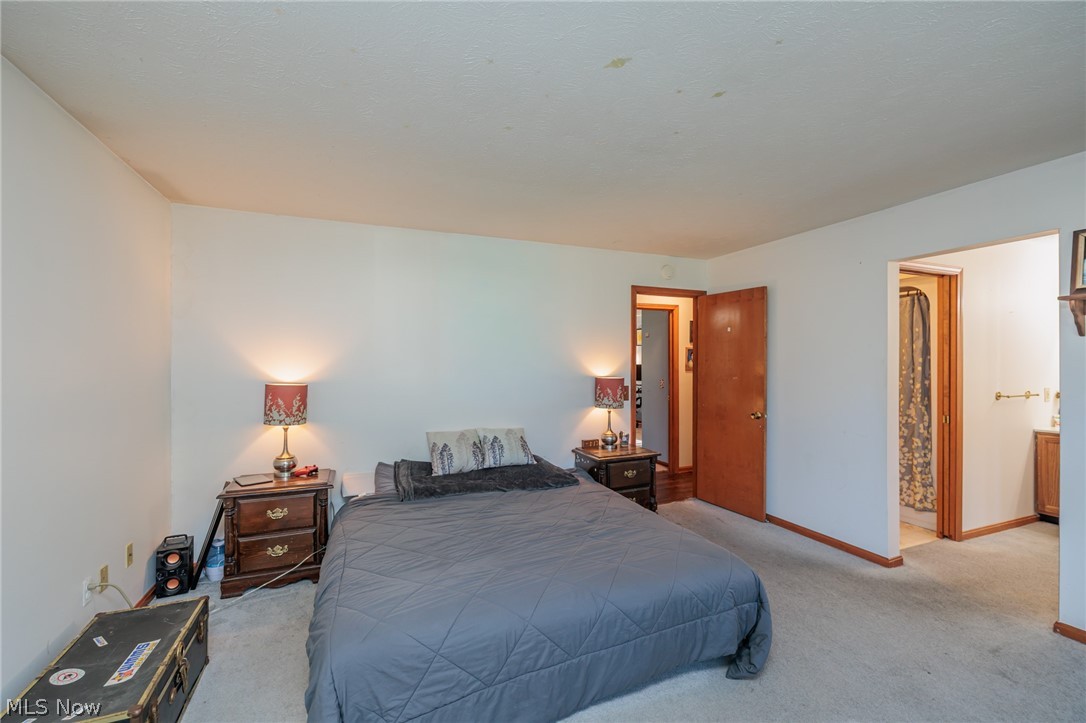 5412 Pin Oak Circle Sheffield OH 44054