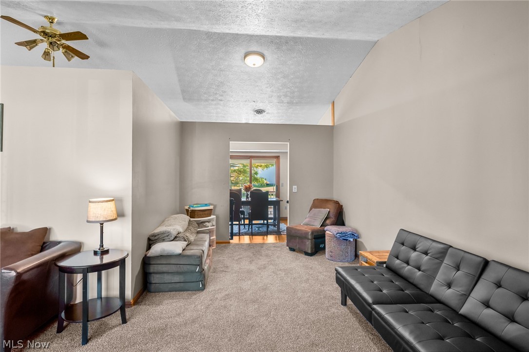 5412 Pin Oak Circle Sheffield OH 44054