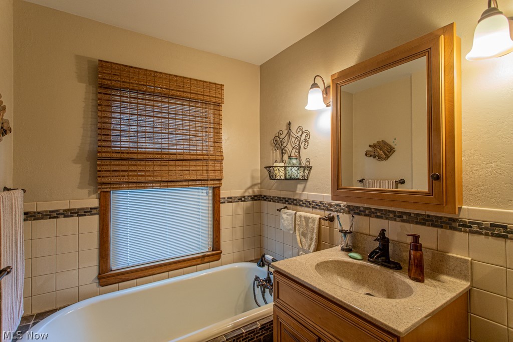 353 Grant Avenue Mcdonald OH 44437