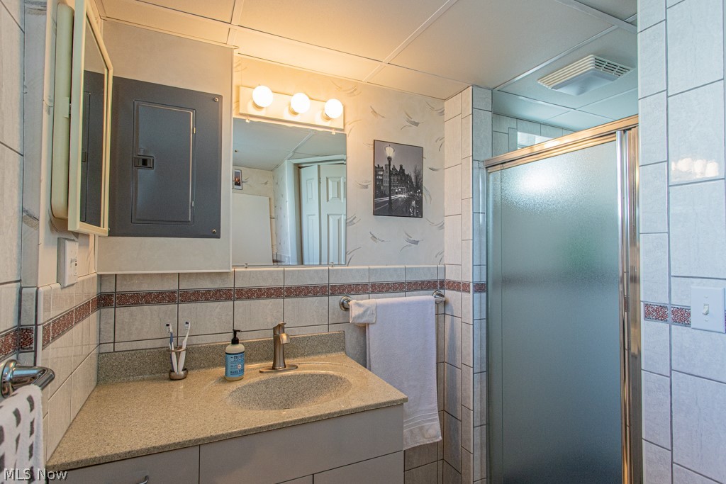 353 Grant Avenue Mcdonald OH 44437
