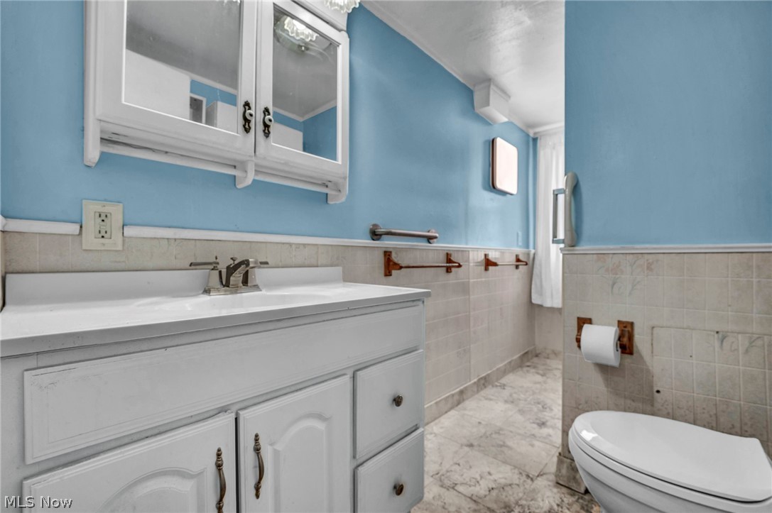 1002 E 331st Street Eastlake OH 44095
