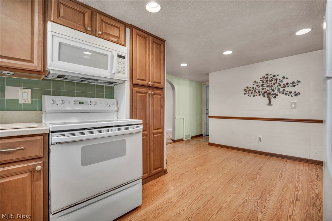 1002 E 331st Street Eastlake OH 44095