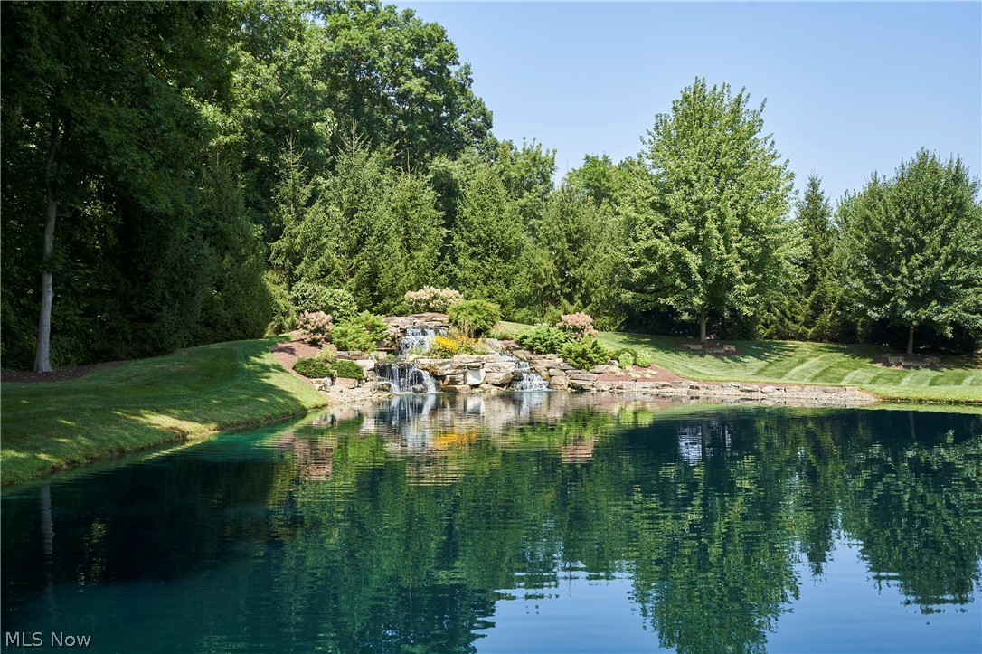 520 Arbor Falls Drive Sharon OH 44281