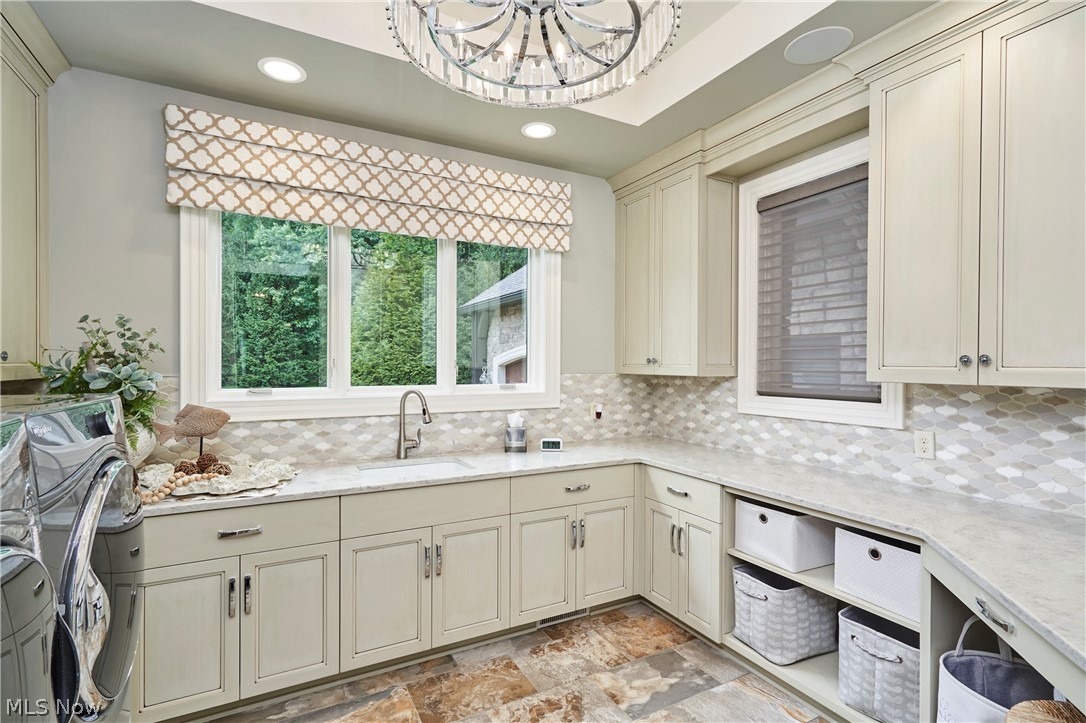 520 Arbor Falls Drive Sharon OH 44281