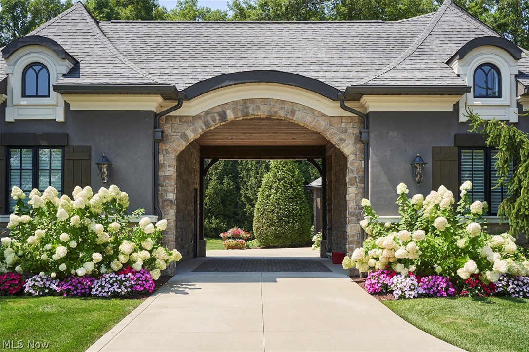 520 Arbor Falls Drive Sharon OH 44281