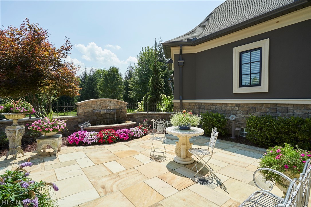 520 Arbor Falls Drive Sharon OH 44281