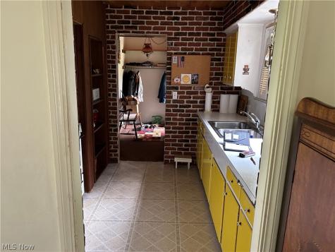 7359 Parma Park Boulevard Parma OH 44130