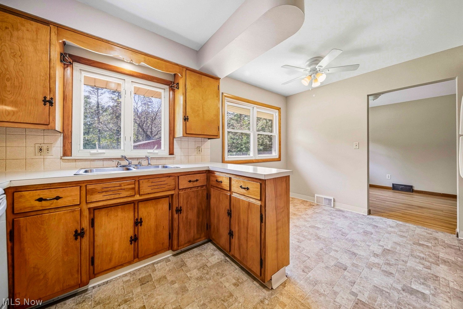 808 Abington Road Akron OH 44312
