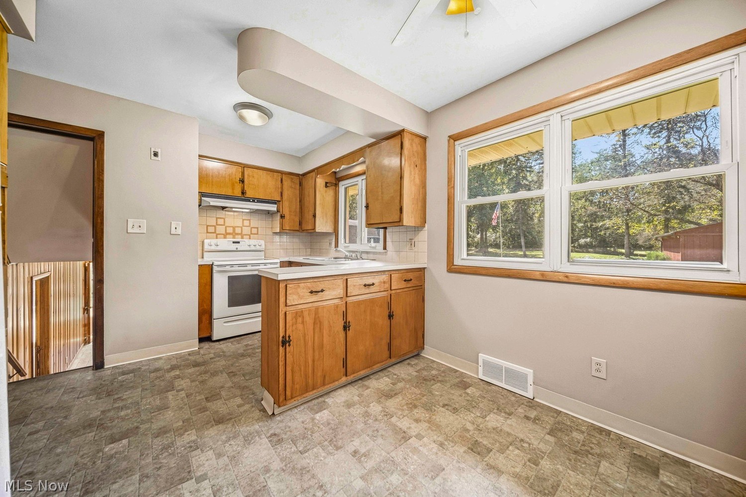 808 Abington Road Akron OH 44312