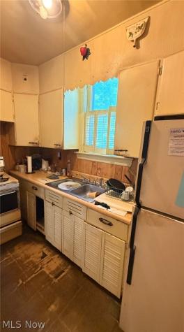 12209 Iowa Avenue Cleveland OH 44108
