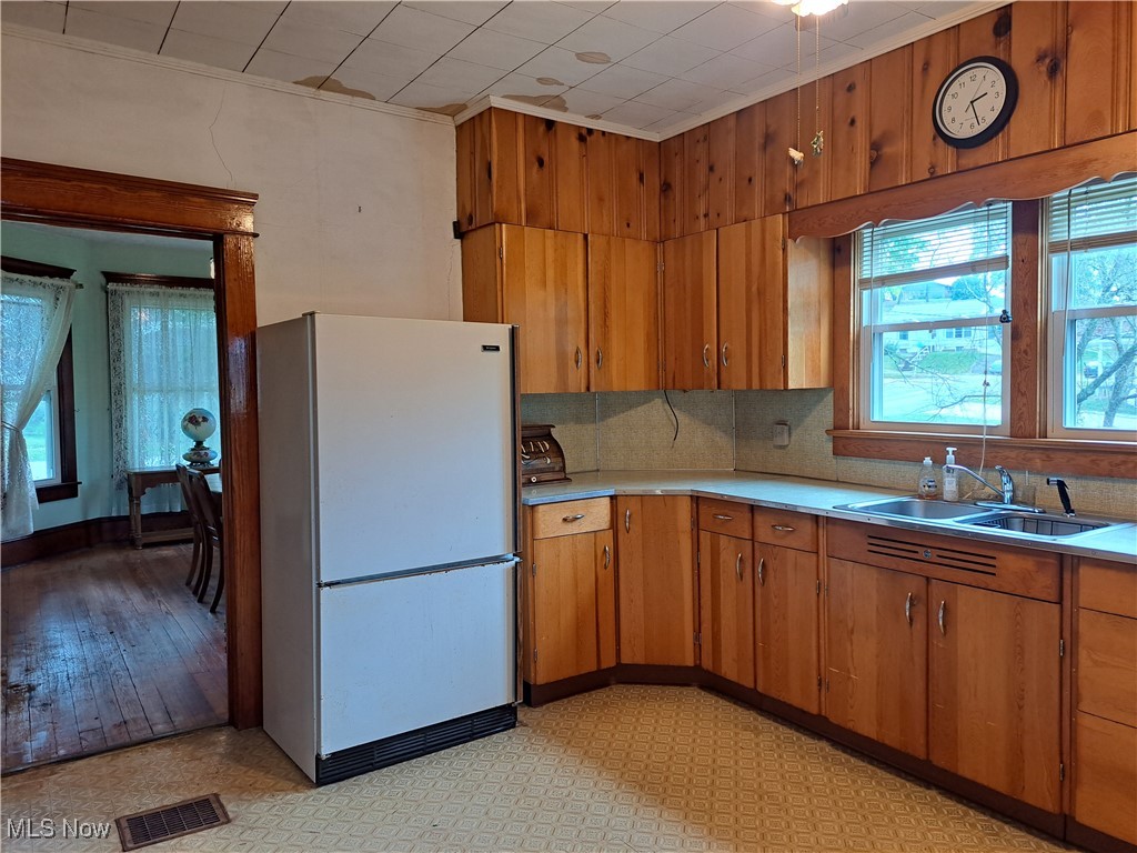 139 East Street Lore City OH 43755