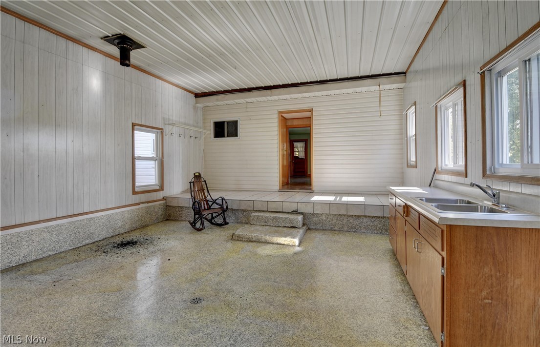 9291 N Girdle Road Middlefield OH 44062