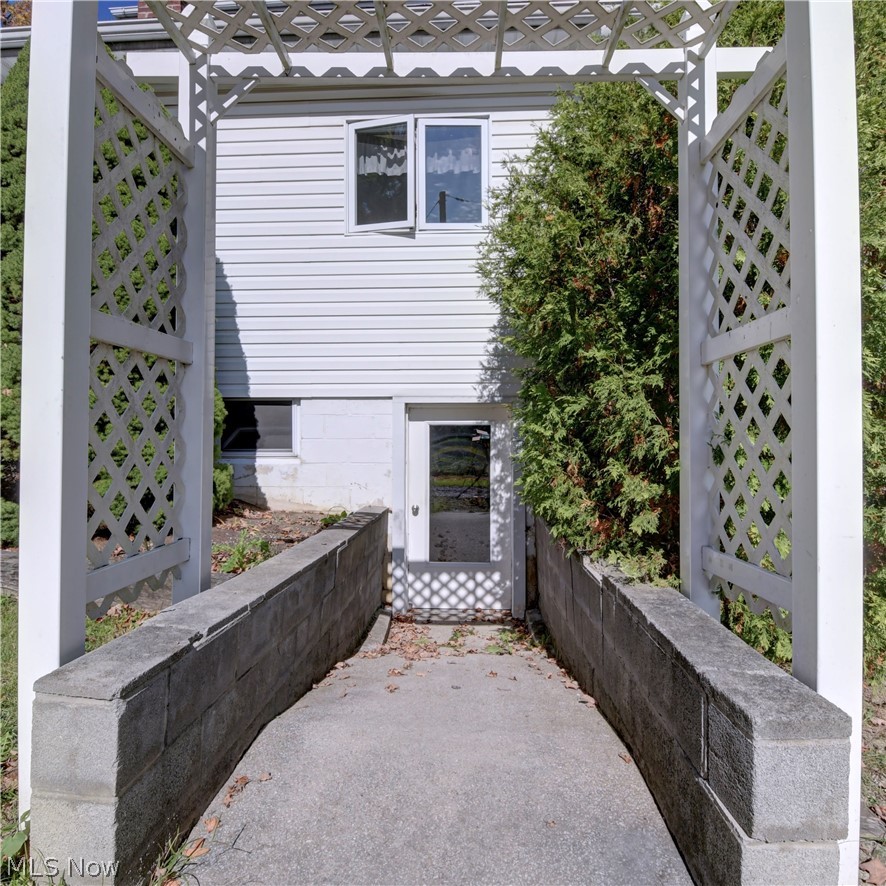 9291 N Girdle Road Middlefield OH 44062