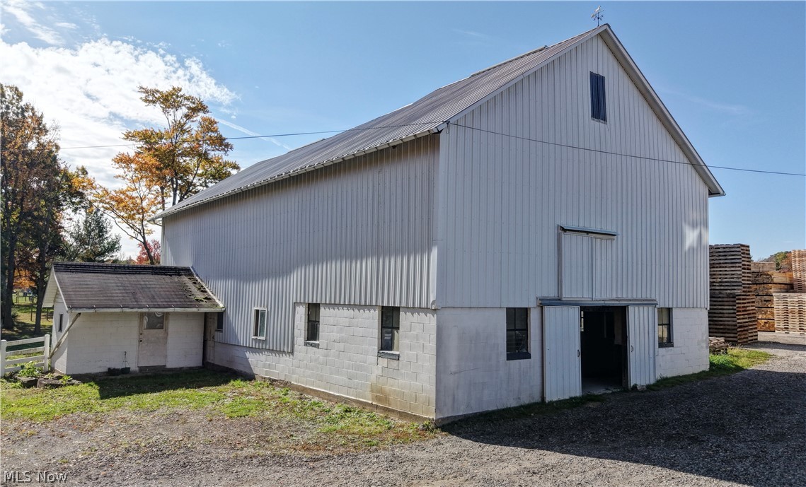 9291 N Girdle Road Middlefield OH 44062
