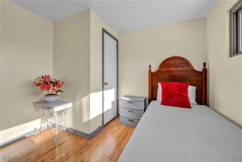 217 Tyler Avenue Cuyahoga Falls OH 44221
