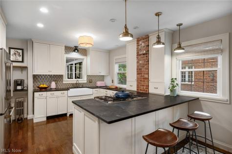 16830 Holbrook Road Shaker Heights OH 44120