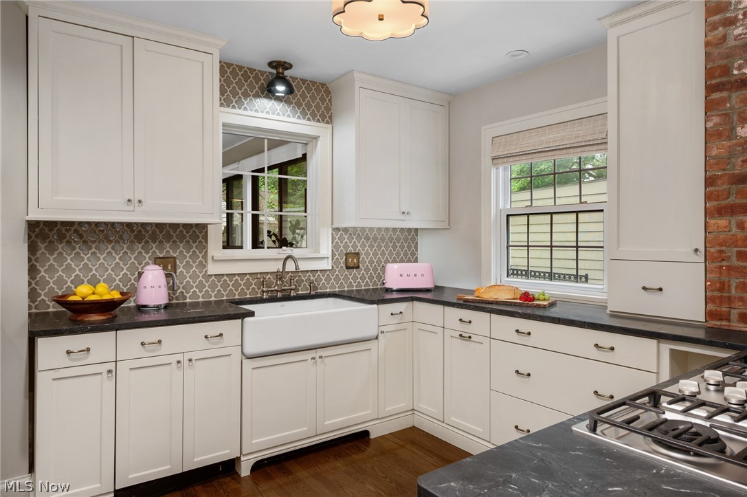 16830 Holbrook Road Shaker Heights OH 44120