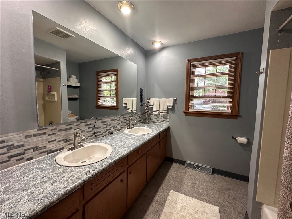 366 Westview Avenue Hubbard OH 44425