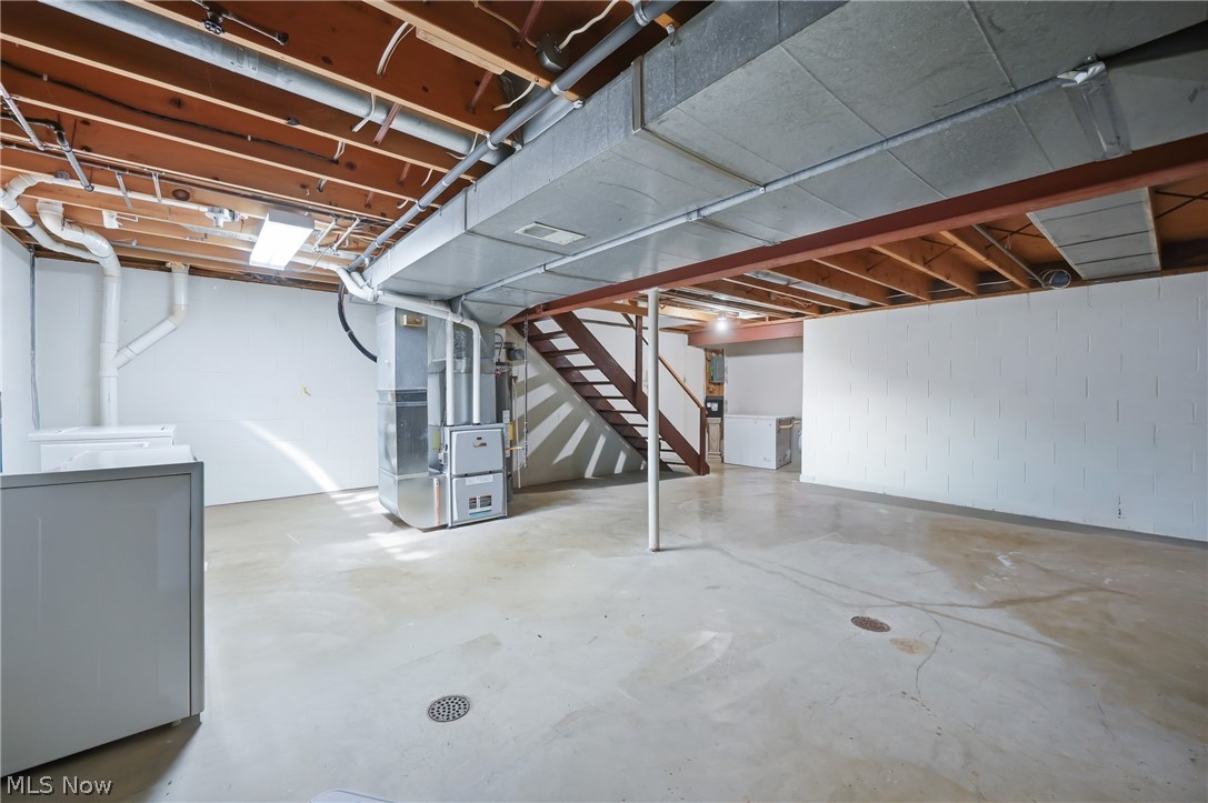 366 Westview Avenue Hubbard OH 44425