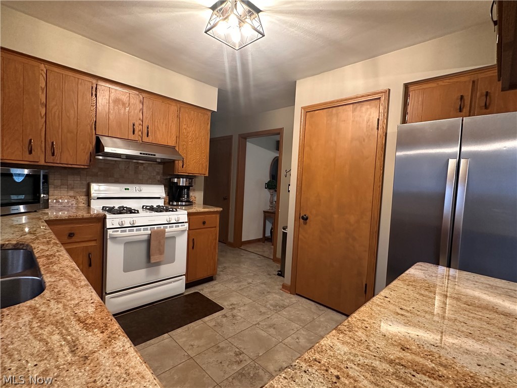 366 Westview Avenue Hubbard OH 44425