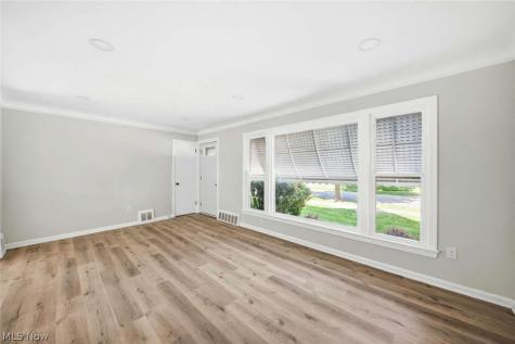 420 E 271st Street Euclid OH 44132
