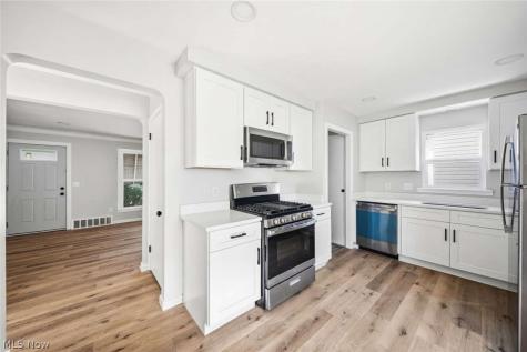 420 E 271st Street Euclid OH 44132