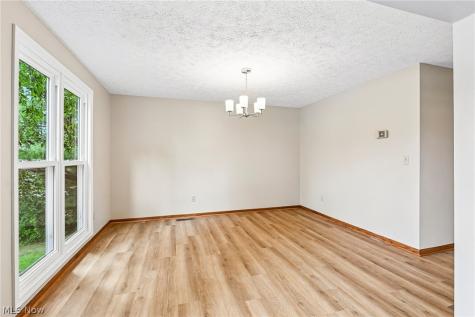 941 Karla Drive Clinton OH 44216