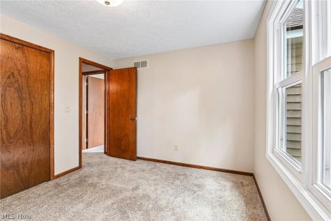 941 Karla Drive Clinton OH 44216