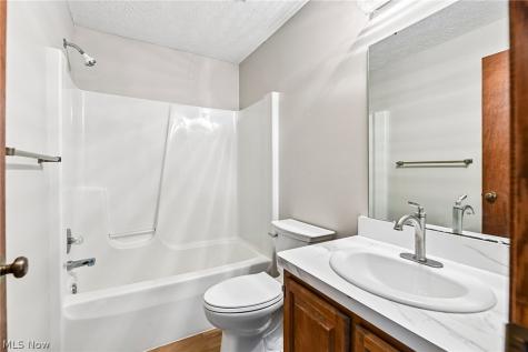 941 Karla Drive Clinton OH 44216