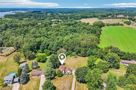 941 Karla Drive Clinton OH 44216