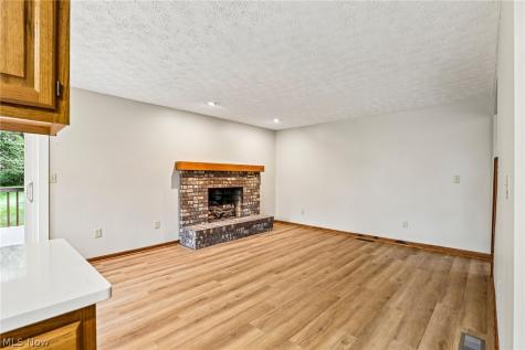 941 Karla Drive Clinton OH 44216