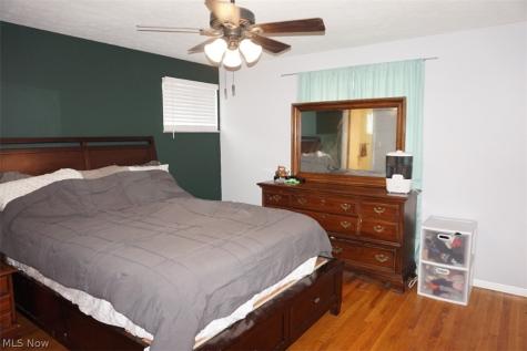 28096 Edgepark Drive North Olmsted OH 44070