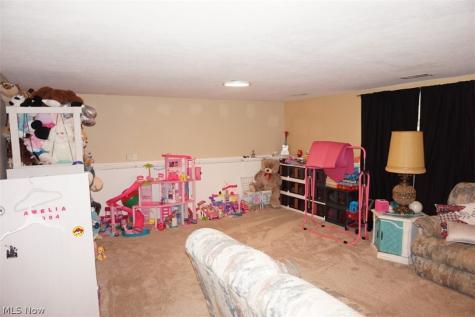 28096 Edgepark Drive North Olmsted OH 44070