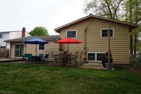 28096 Edgepark Drive North Olmsted OH 44070