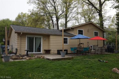 28096 Edgepark Drive North Olmsted OH 44070
