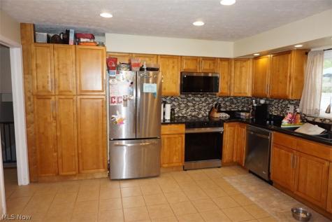28096 Edgepark Drive North Olmsted OH 44070