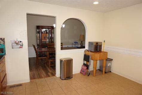 28096 Edgepark Drive North Olmsted OH 44070