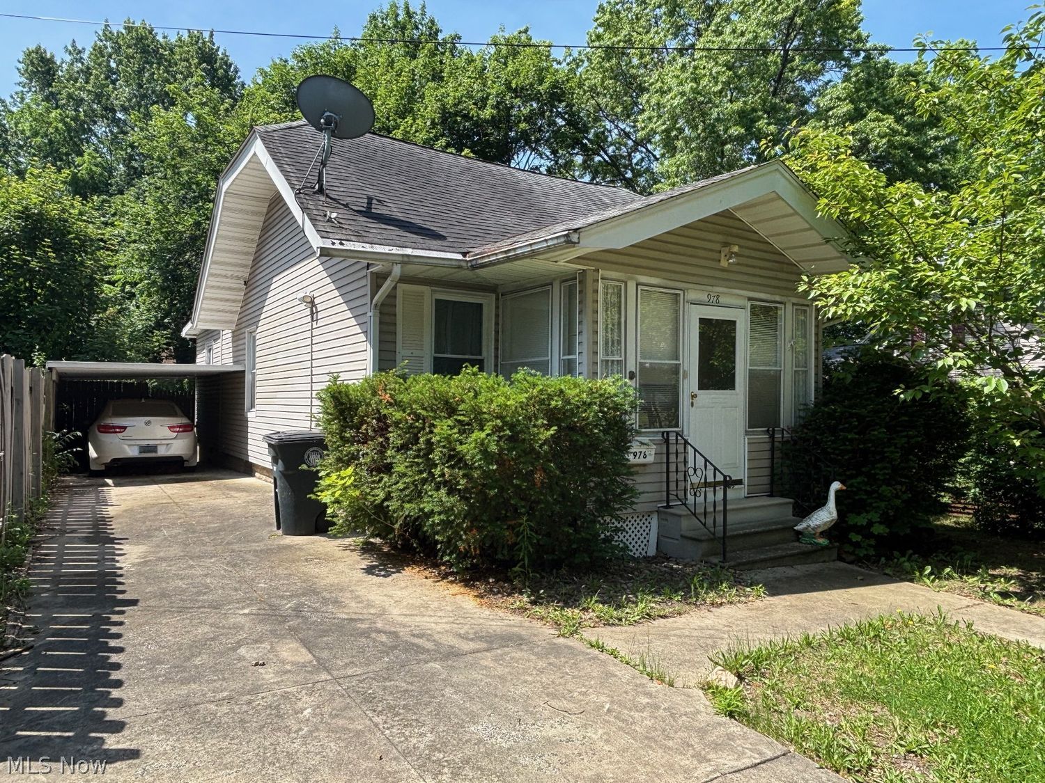 978 Indian Trail Akron OH 44314