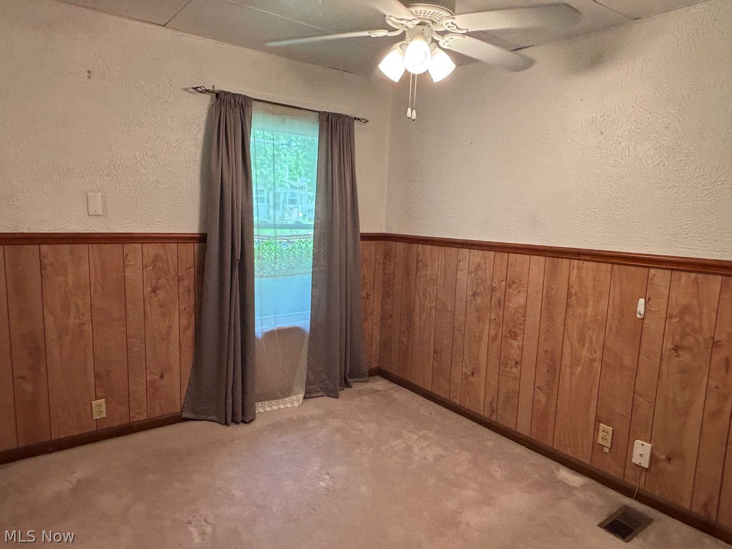 978 Indian Trail Akron OH 44314