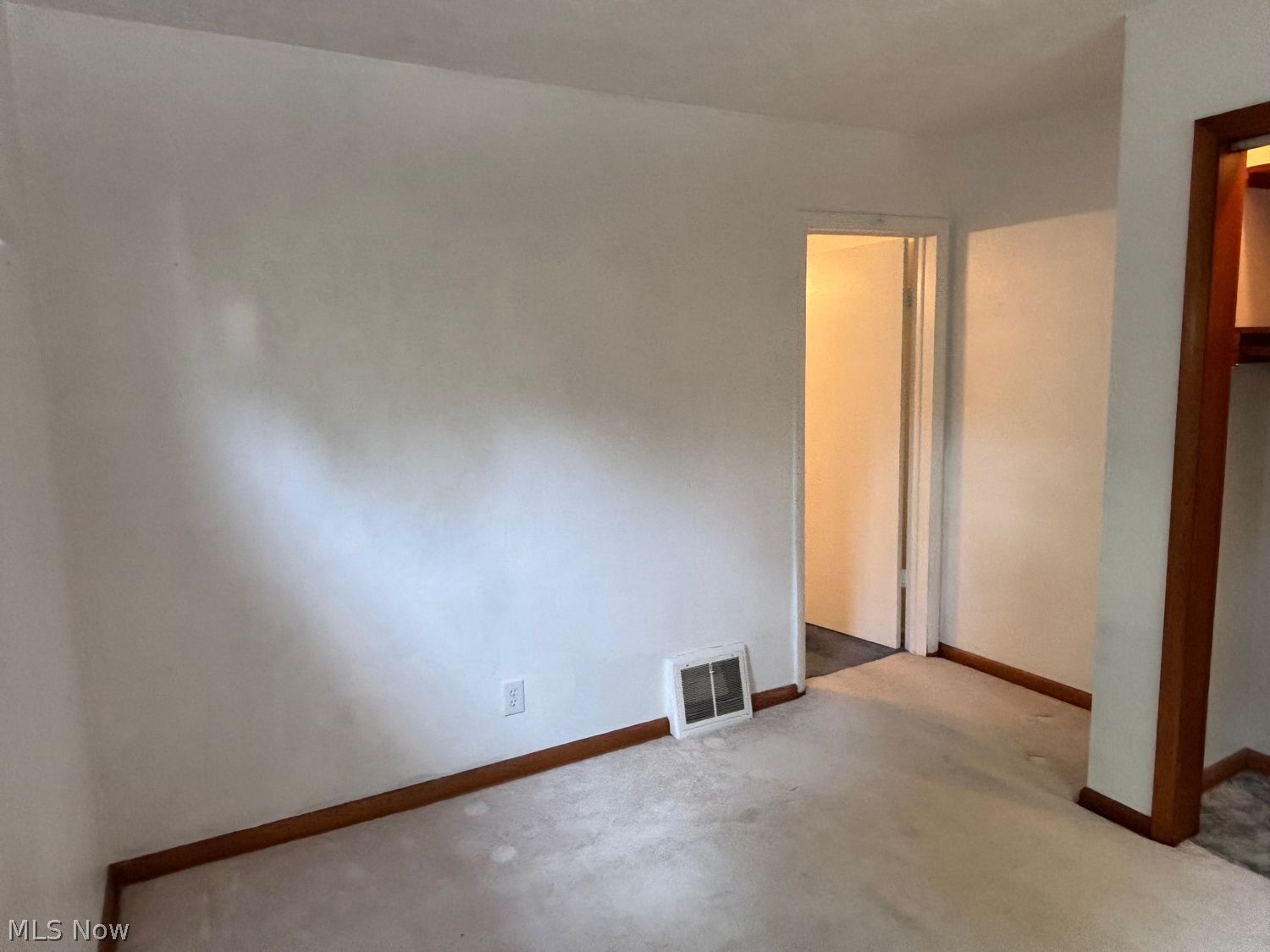 978 Indian Trail Akron OH 44314