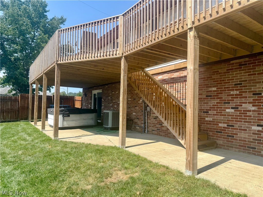 312 Donahey Avenue NE New Philadelphia OH 44663