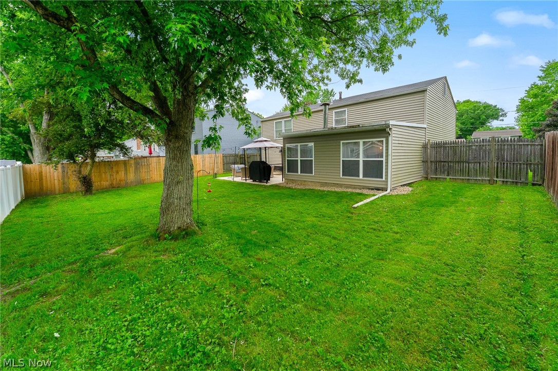 811 Illinois Avenue Mcdonald OH 44437