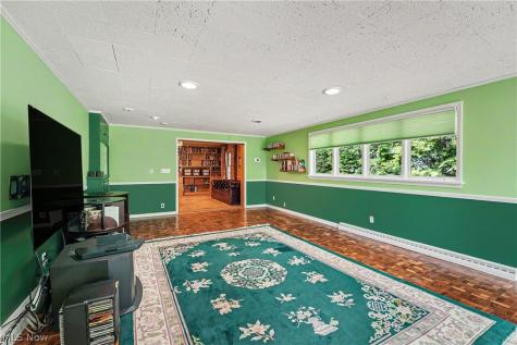 19909 Malvern Road Shaker Heights OH 44122