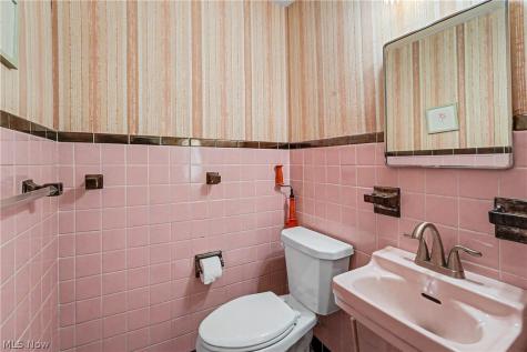 19909 Malvern Road Shaker Heights OH 44122
